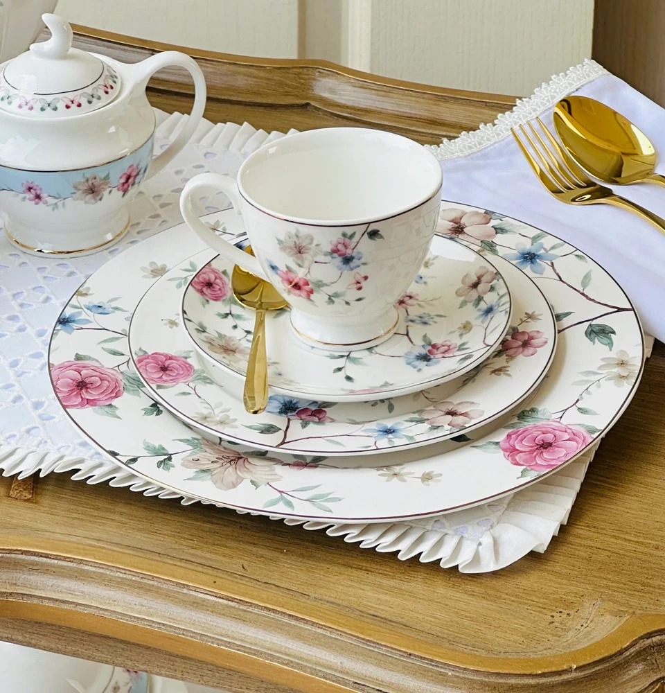 Dinner Set Bloom